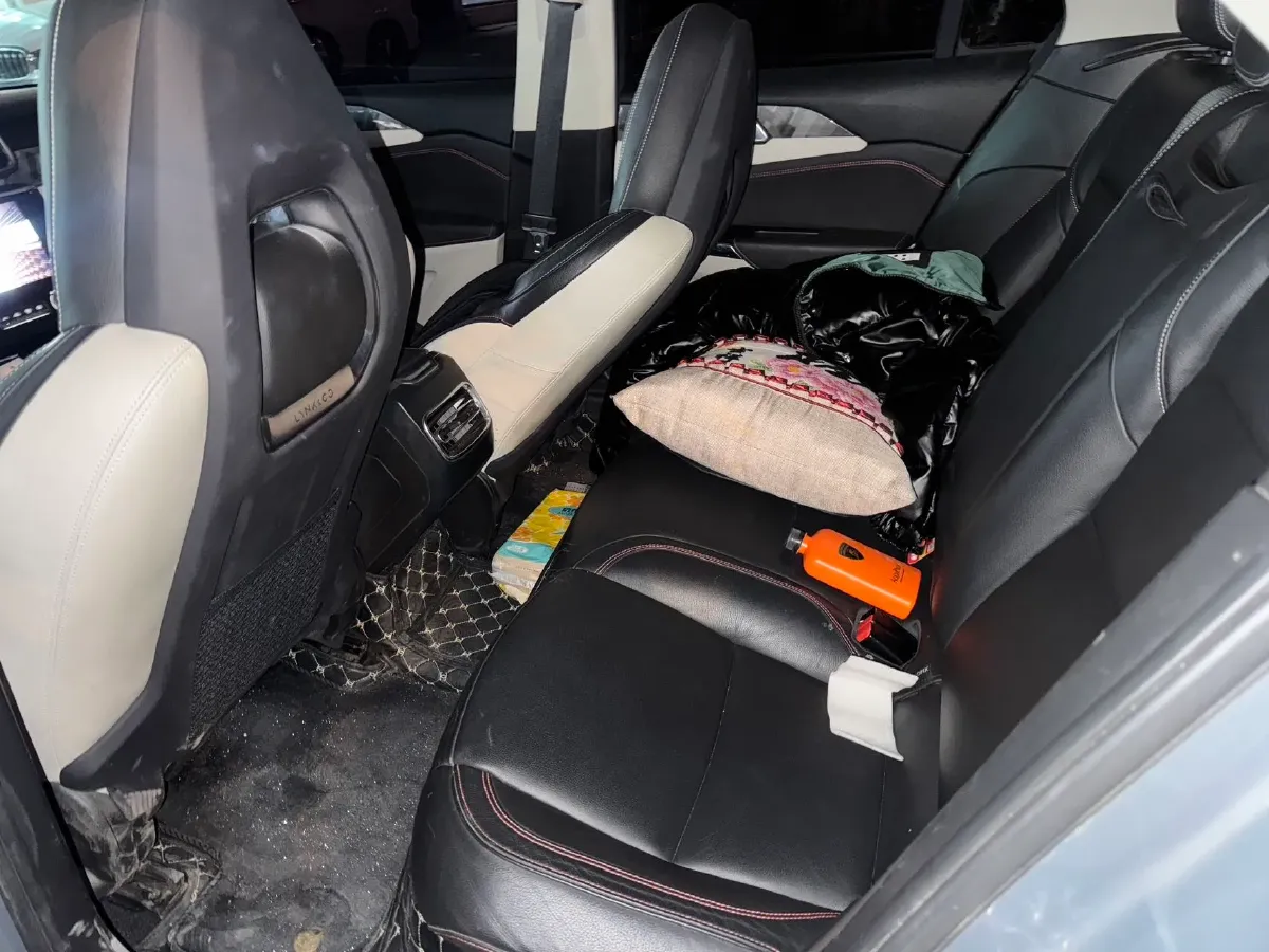 2018 Toyota C-HR 2.0L 171HP L4 CVT,autocango,china used car exporter,china ev exporter,chinese used car exporter,chinese used ev exporter