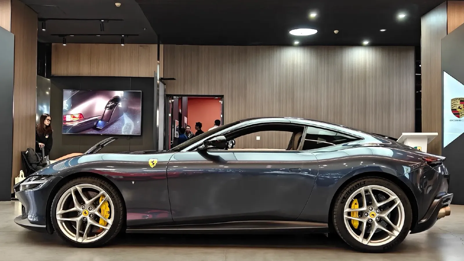 2020 Ferrari Roma 3.9T 620HP V8 8DCT,autocango,china used car exporter,china ev exporter,chinese used car exporter,chinese used ev exporter