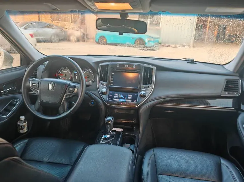 2017 Toyota Crown 2.0T 235HP L4 8AT,autocango,china used car exporter,china ev exporter,chinese used car exporter,chinese used ev exporter