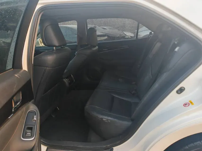 2017 Toyota Crown 2.0T 235HP L4 8AT,autocango,china used car exporter,china ev exporter,chinese used car exporter,chinese used ev exporter