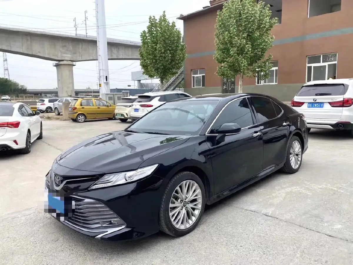 2019 Toyota Camry 2.5L 209HP L4 8AT