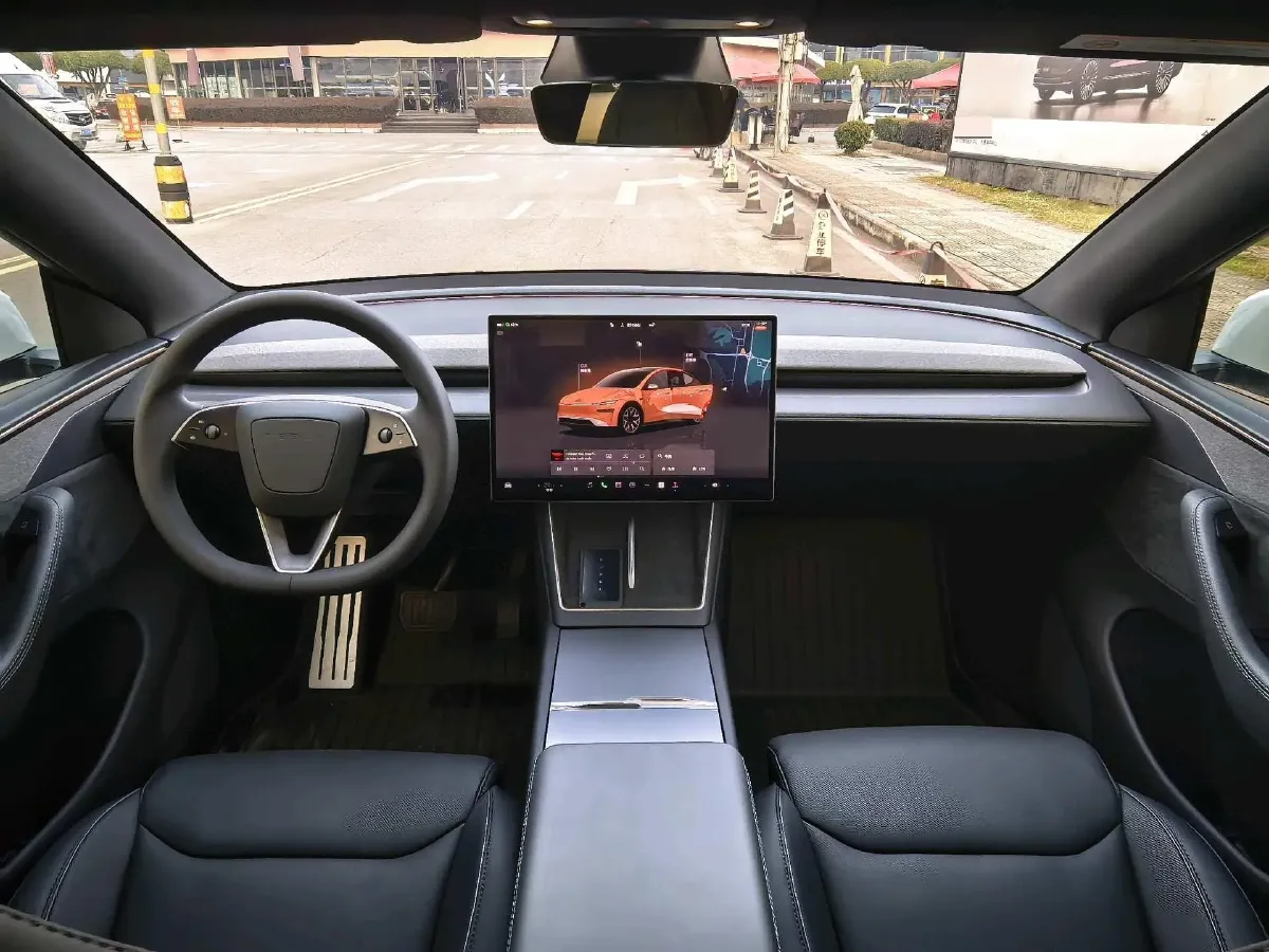 2025 Tesla Model Y L BEV,autocango,china used car exporter,china ev exporter,chinese used car exporter,chinese used ev exporter