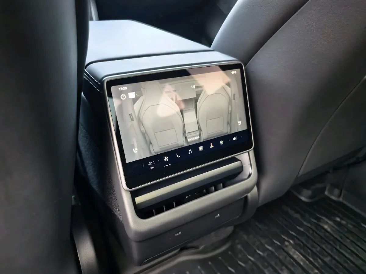 2025 Tesla Model Y L BEV,autocango,china used car exporter,china ev exporter,chinese used car exporter,chinese used ev exporter