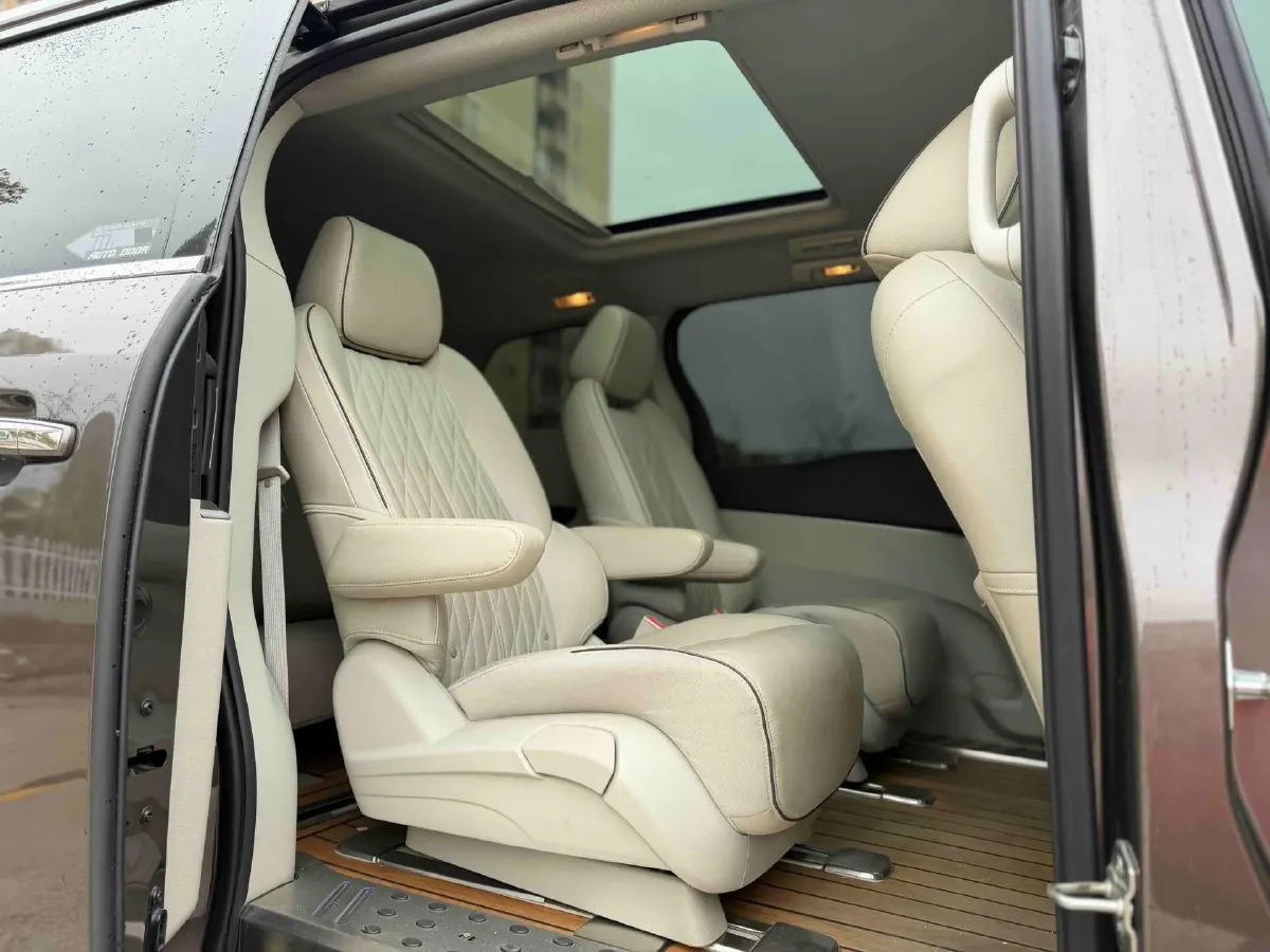 2021 Buick GL8 2.0T 237HP L4 9AT,autocango,china used car exporter,china ev exporter,chinese used car exporter,chinese used ev exporter