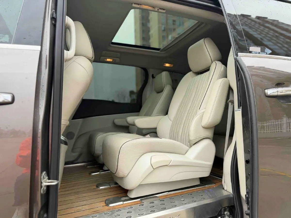 2021 Buick GL8 2.0T 237HP L4 9AT,autocango,china used car exporter,china ev exporter,chinese used car exporter,chinese used ev exporter