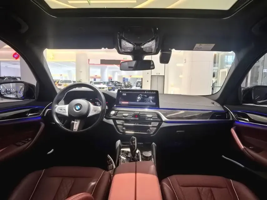 2022 BMW 5 Series 2.0T 184HP L4 8AT,autocango,china used car exporter,china ev exporter,chinese used car exporter,chinese used ev exporter