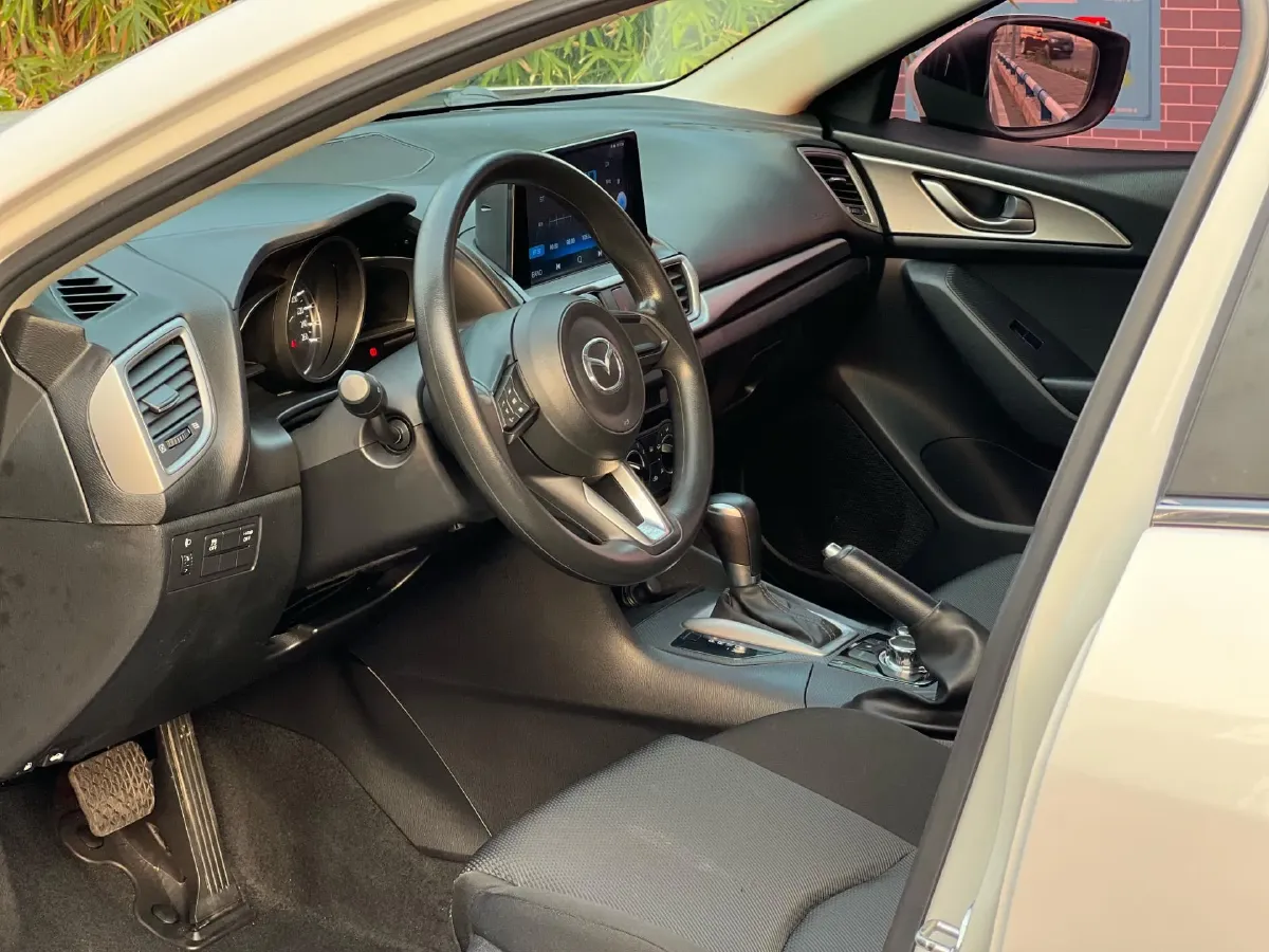 2017 Mazda 3 Axela 1.5L 117HP L4 6AT,autocango,china used car exporter,china ev exporter,chinese used car exporter,chinese used ev exporter