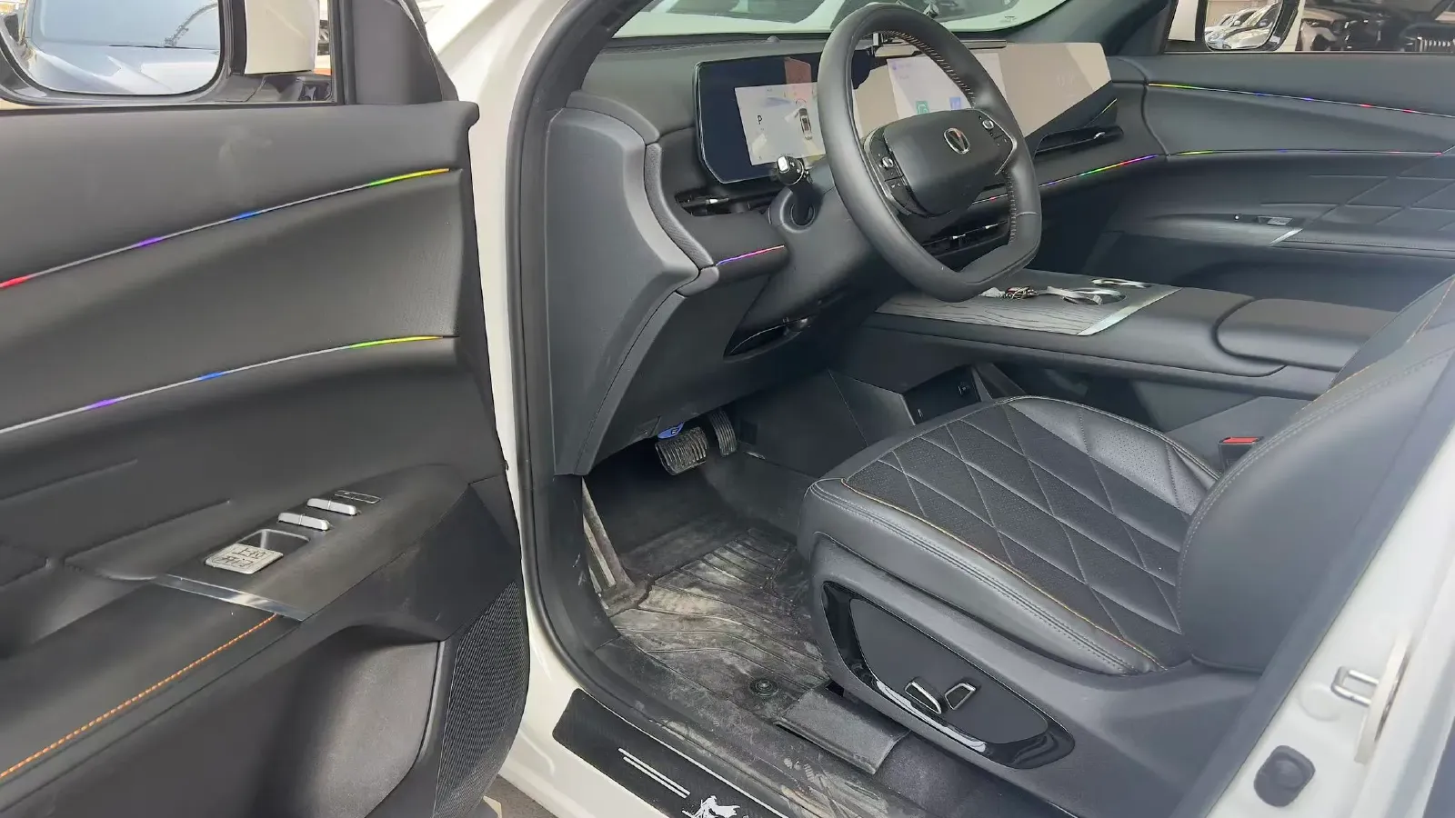 2025 ChangAn CS75 Plus 1.5T 192HP L4 8AT,autocango,china used car exporter,china ev exporter,chinese used car exporter,chinese used ev exporter