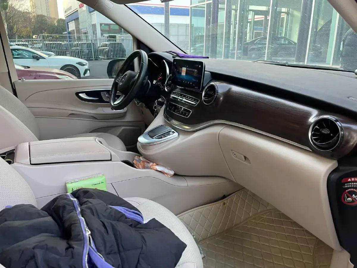 2021 Mercedes-Benz V Class 2.0T 211HP L4 9AT,autocango,china used car exporter,china ev exporter,chinese used car exporter,chinese used ev exporter