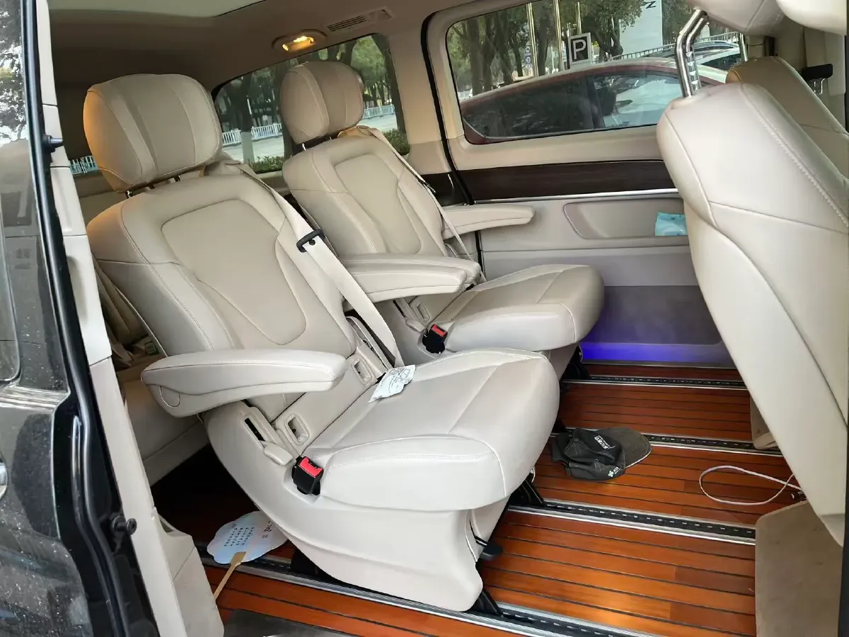 2021 Mercedes-Benz V Class 2.0T 211HP L4 9AT,autocango,china used car exporter,china ev exporter,chinese used car exporter,chinese used ev exporter