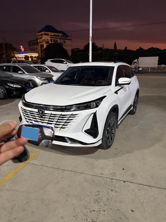 2023 ChangAn CS75 Plus 1.5T 188HP L4 8AT,autocango,china used car exporter,china ev exporter,chinese used car exporter,chinese used ev exporter