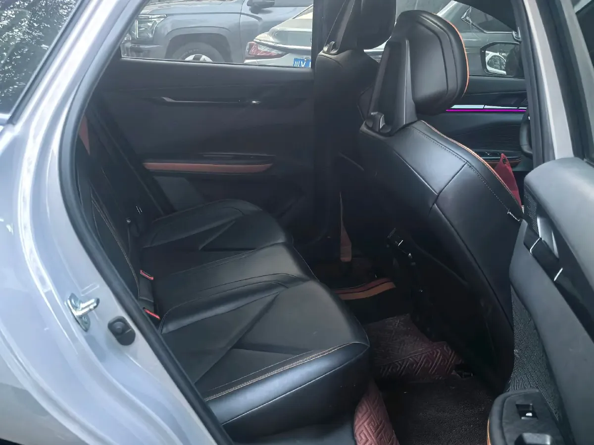 2022 ChangAn UNI-V 1.5T 188HP L4 7DCT,autocango,china used car exporter,china ev exporter,chinese used car exporter,chinese used ev exporter