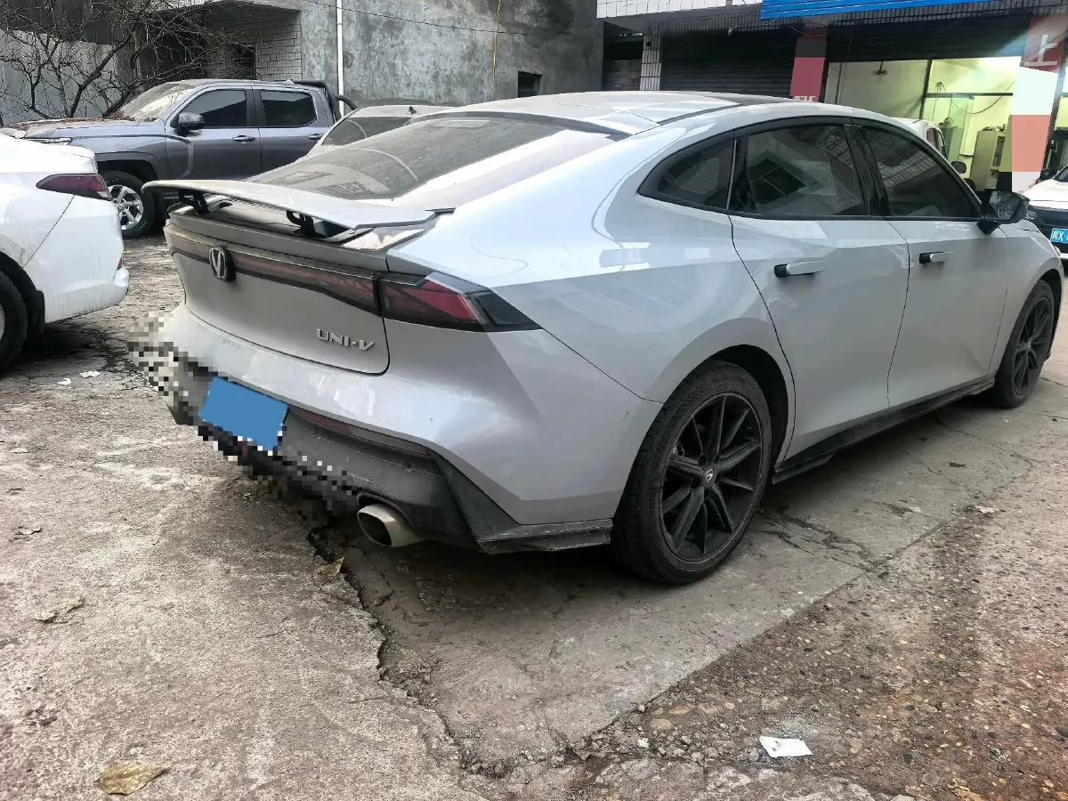 2022 ChangAn UNI-V 1.5T 188HP L4 7DCT,autocango,china used car exporter,china ev exporter,chinese used car exporter,chinese used ev exporter