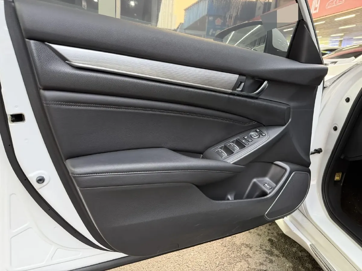 2022 Honda Accord 1.5T 194HP L4 CVT,autocango,china used car exporter,china ev exporter,chinese used car exporter,chinese used ev exporter