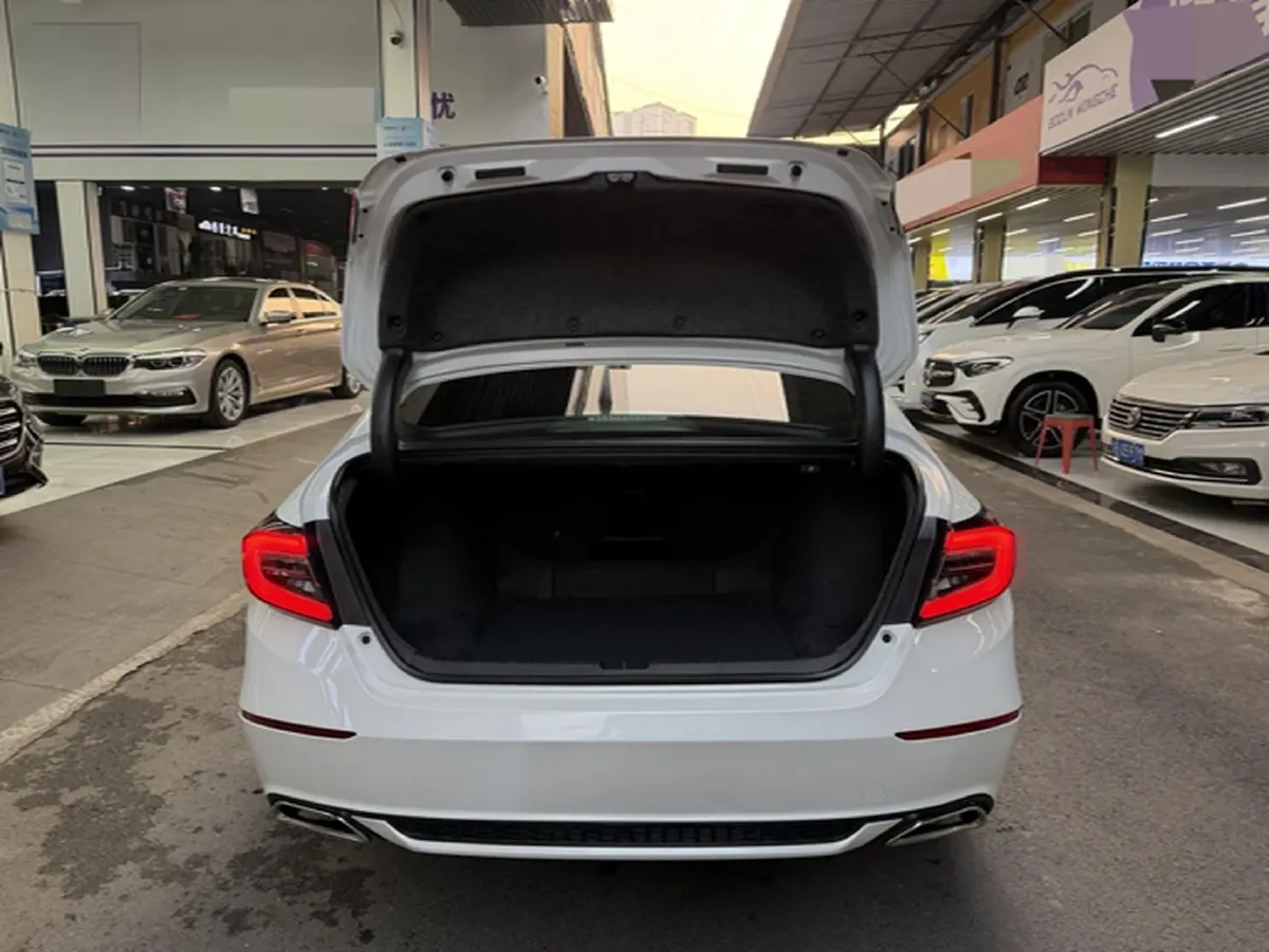 2022 Honda Accord 1.5T 194HP L4 CVT,autocango,china used car exporter,china ev exporter,chinese used car exporter,chinese used ev exporter