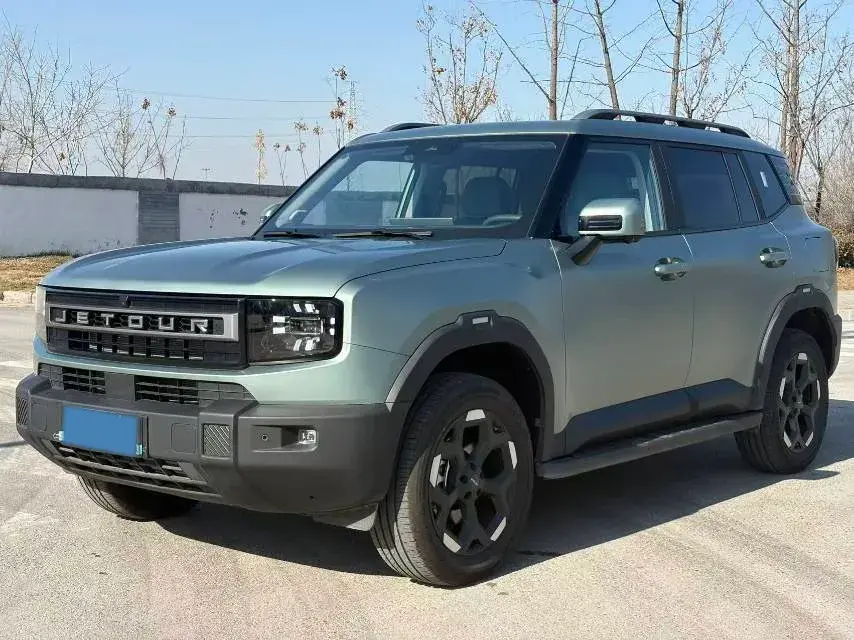 2025 Jetour Traveller 2.0T 254HP L4 7DCT