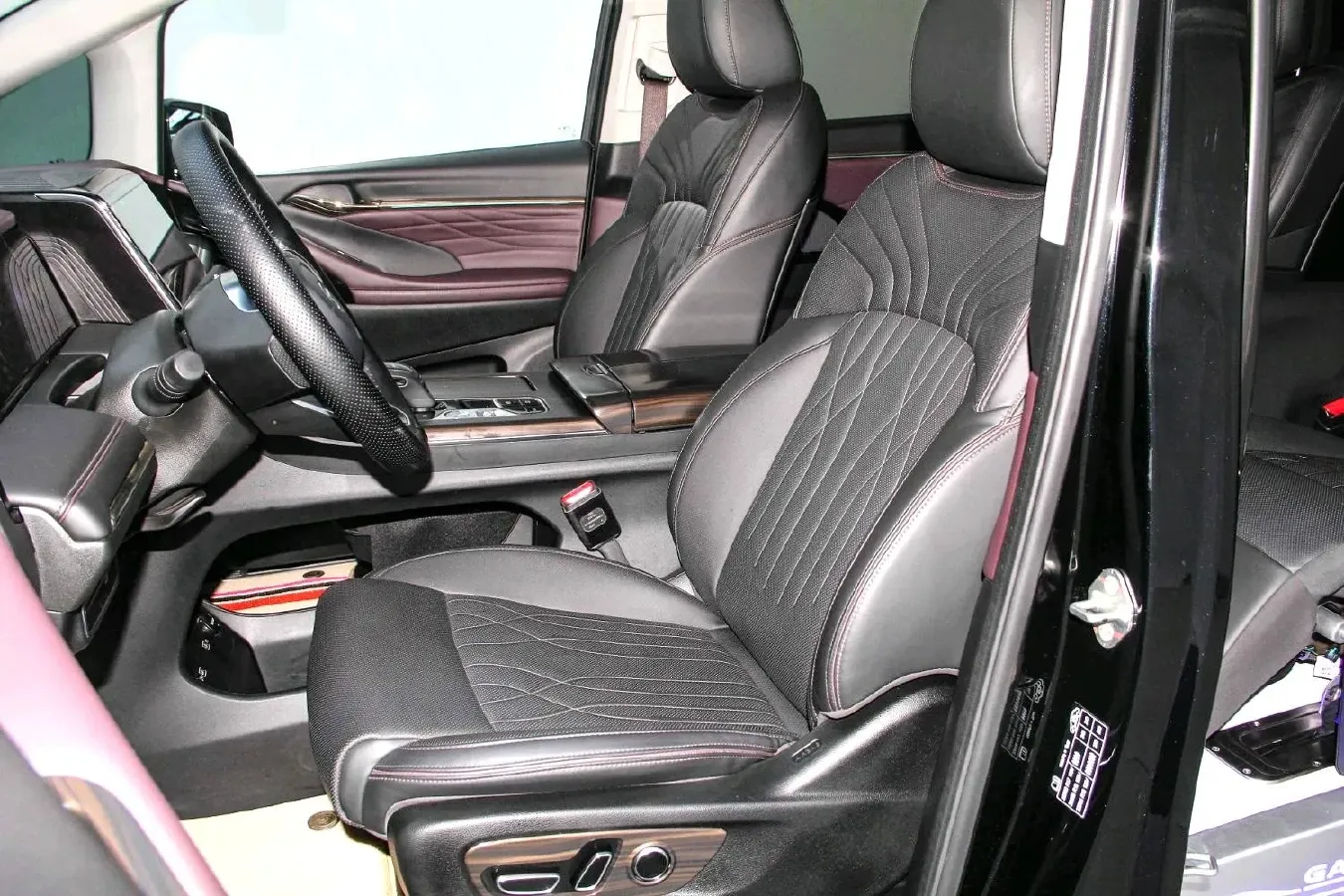 2024 GAC Trumpchi M8 2.0T 252HP L4 8AT,autocango,china used car exporter,china ev exporter,chinese used car exporter,chinese used ev exporter