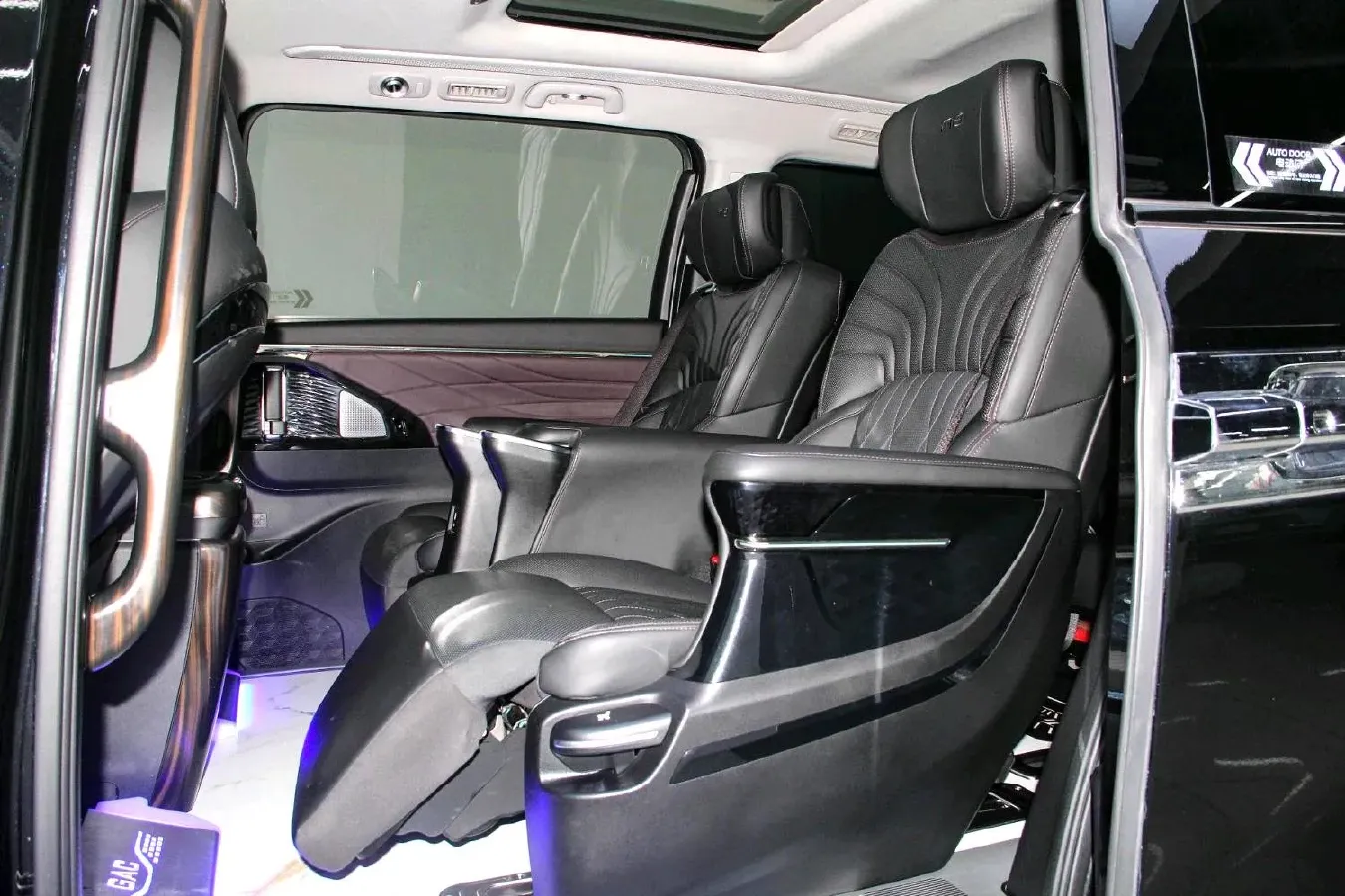 2024 GAC Trumpchi M8 2.0T 252HP L4 8AT,autocango,china used car exporter,china ev exporter,chinese used car exporter,chinese used ev exporter