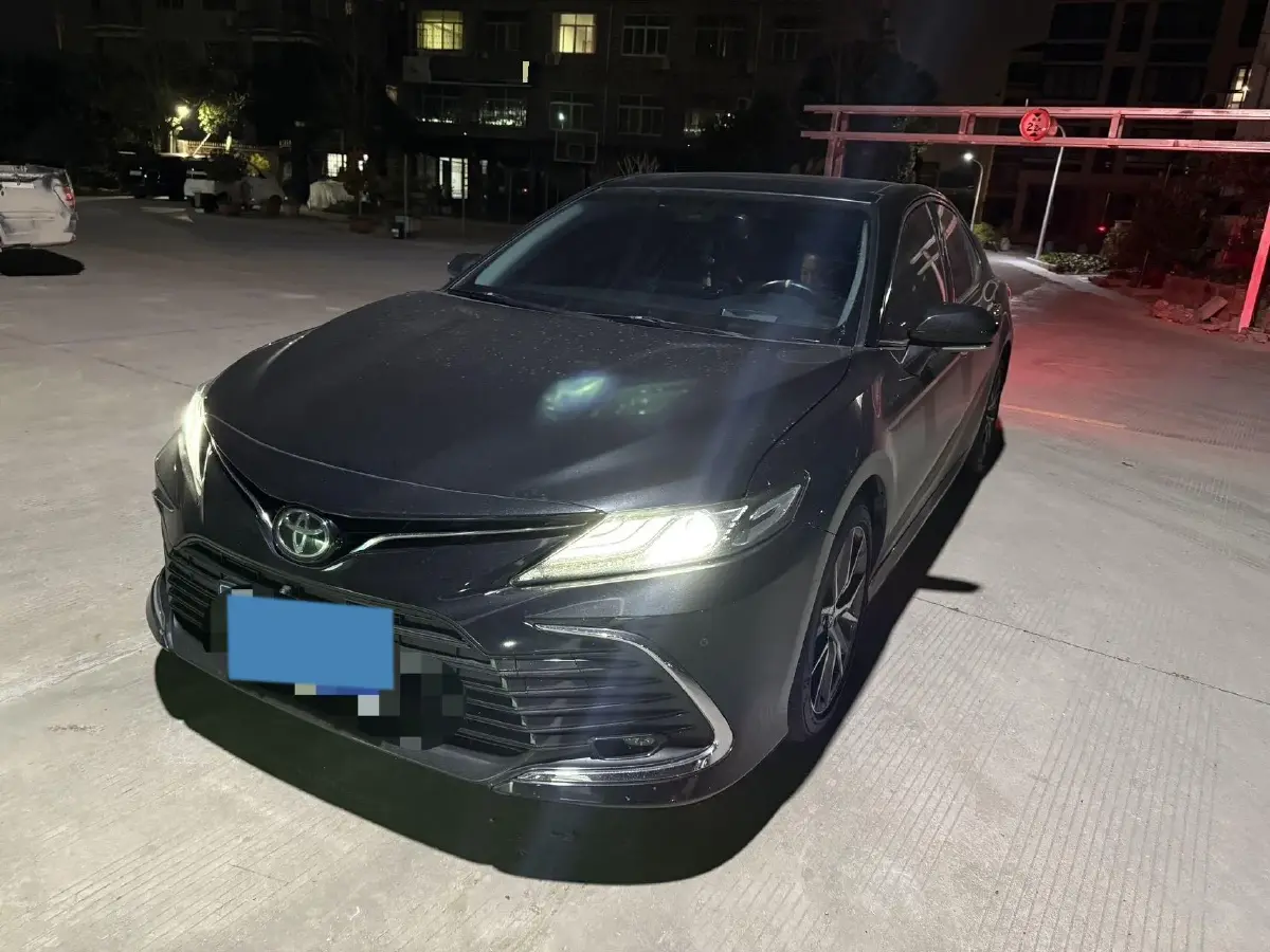 2021 Toyota Camry 2.5L 209HP L4 8AT