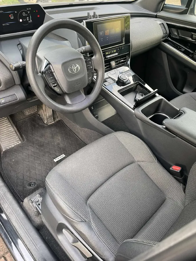 2022 Toyota bZ4X BEV 50.3KWH,autocango,china used car exporter,china ev exporter,chinese used car exporter,chinese used ev exporter