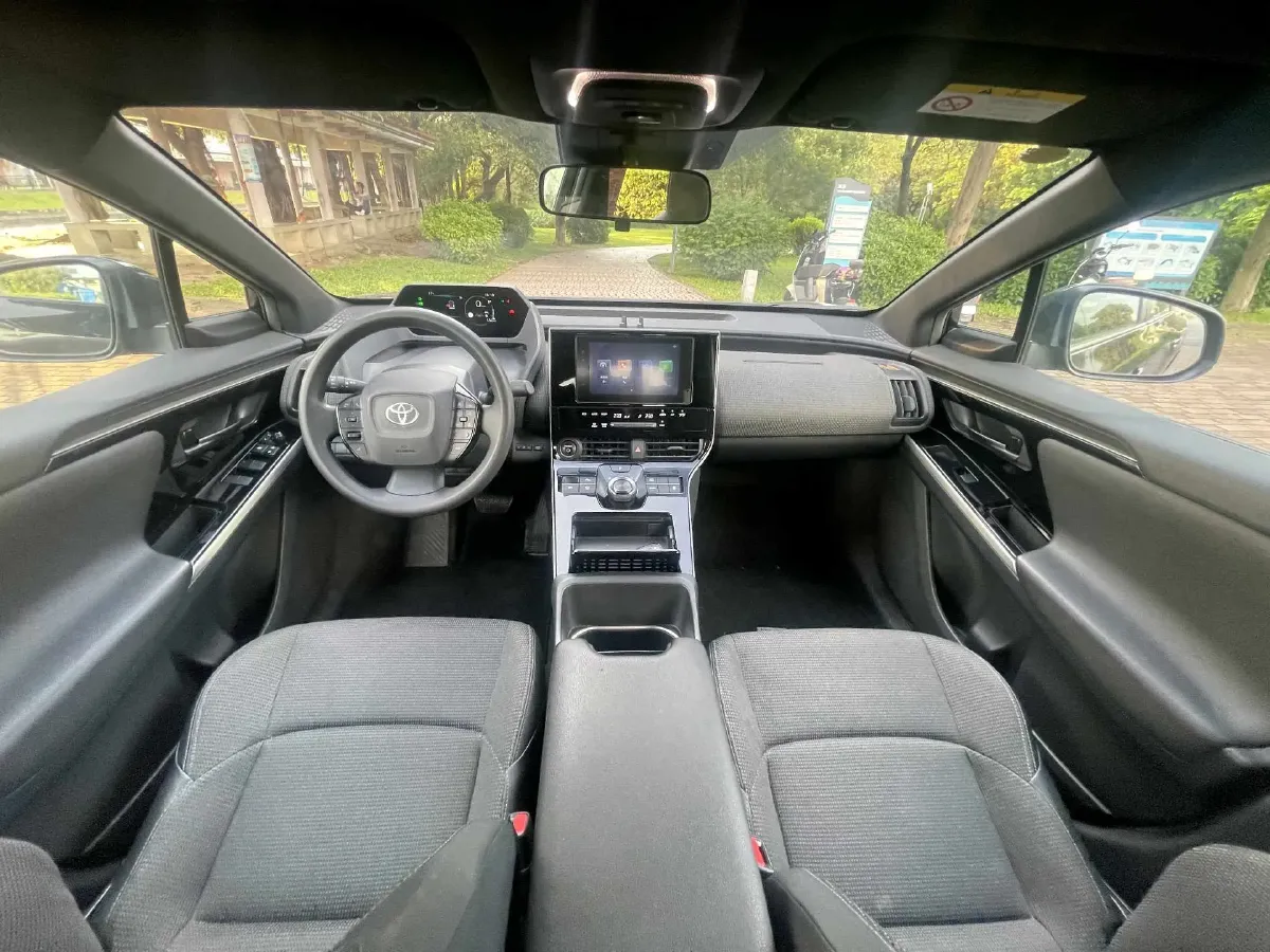 2022 Toyota bZ4X BEV 50.3KWH,autocango,china used car exporter,china ev exporter,chinese used car exporter,chinese used ev exporter