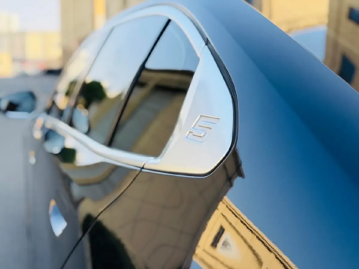 2025 BMW 5 Series 2.0T 258HP L4 8AT,autocango,china used car exporter,china ev exporter,chinese used car exporter,chinese used ev exporter