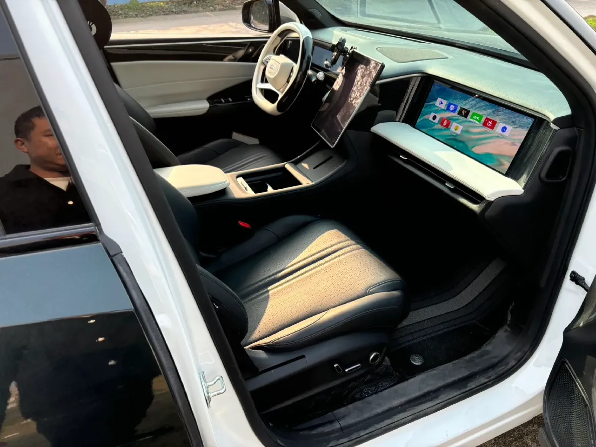 2024 Geely Galaxy L7 1.5T 163HP L4 3DHT PHEV 18.7KWH,autocango,china used car exporter,china ev exporter,chinese used car exporter,chinese used ev exporter