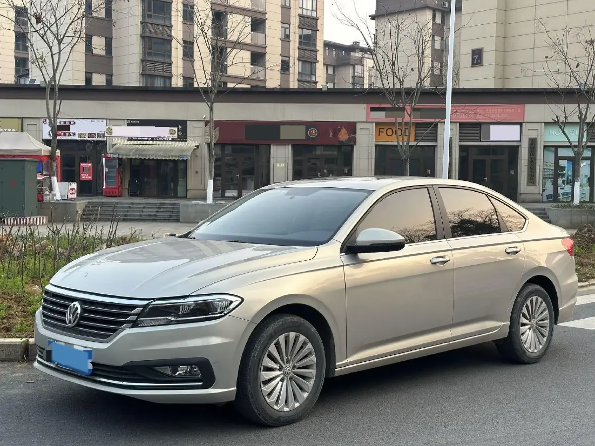 2019 Volkswagen Sagitar 1.2T 116HP L4 7DCT