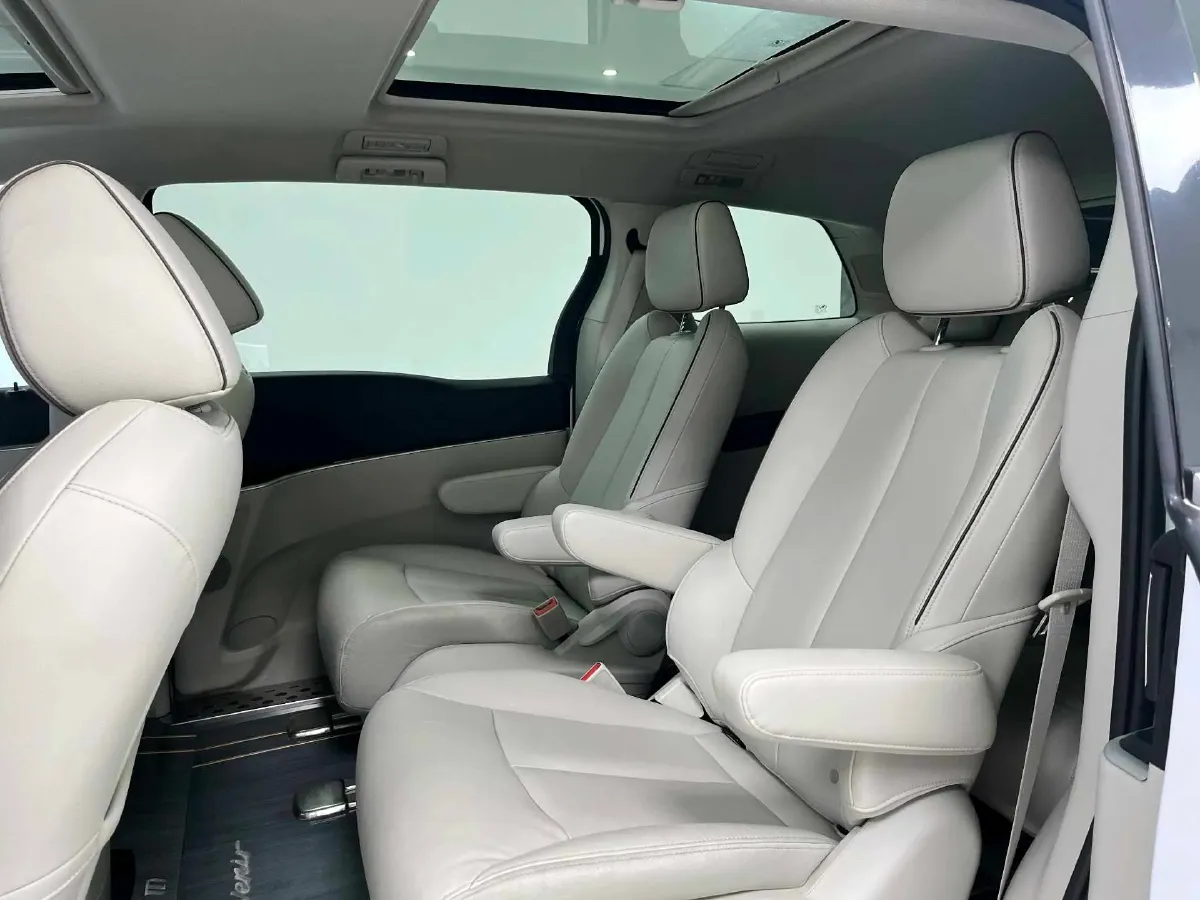 2021 Buick GL8 2.0T 237HP L4 9AT,autocango,china used car exporter,china ev exporter,chinese used car exporter,chinese used ev exporter