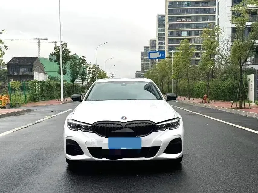 2022 BMW 3 Series 2.0T 184HP L4 8AT,autocango,china used car exporter,china ev exporter,chinese used car exporter,chinese used ev exporter