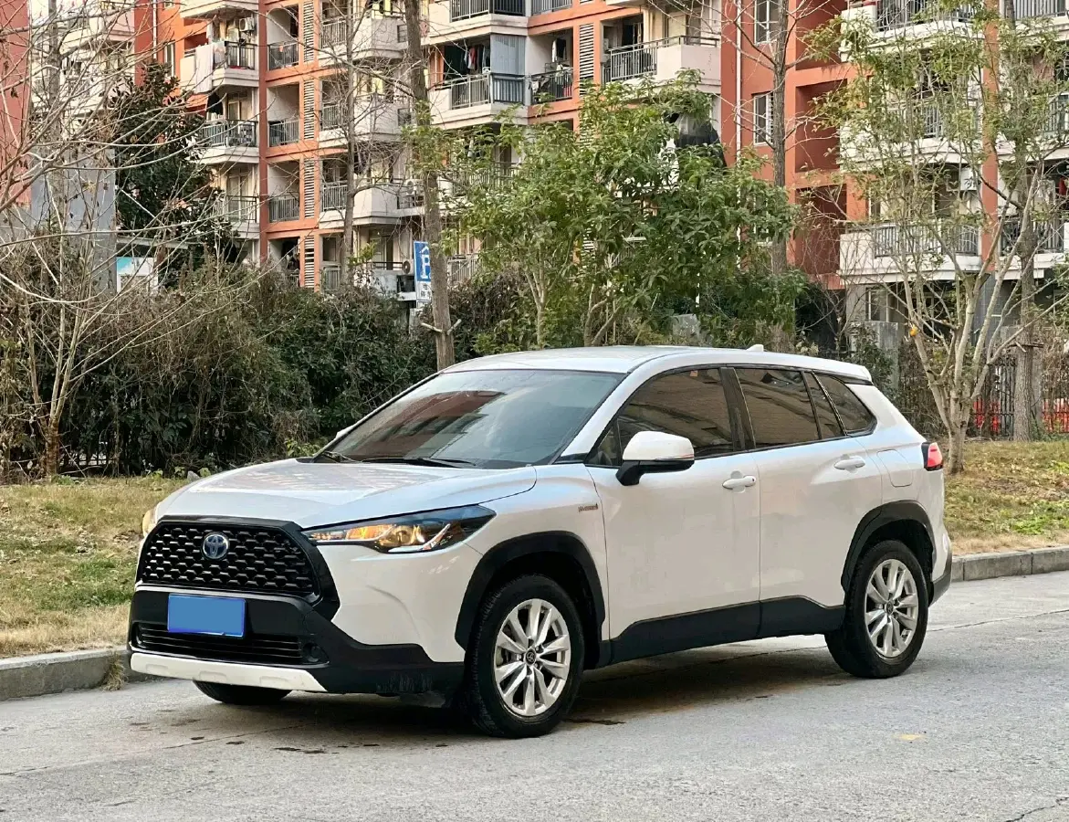 2024 Toyota Corolla Cross 2.0L 152HP L4 E-CVT Hybrid