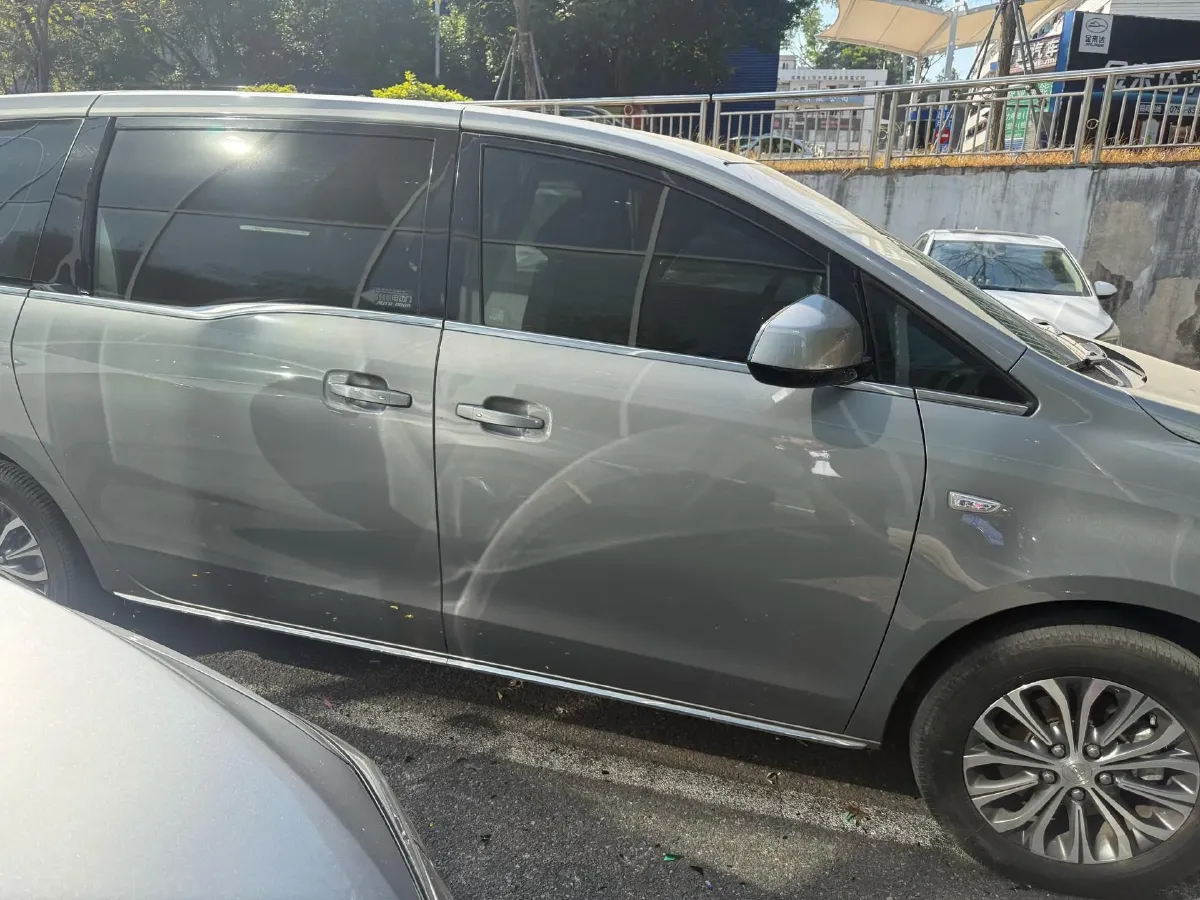 2023 Buick GL8 2.0T 237HP L4 9AT,autocango,china used car exporter,china ev exporter,chinese used car exporter,chinese used ev exporter