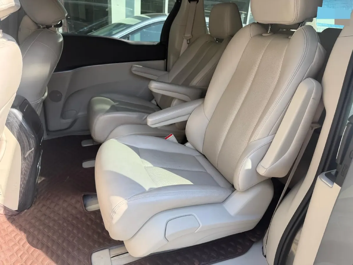 2023 Buick GL8 2.0T 237HP L4 9AT,autocango,china used car exporter,china ev exporter,chinese used car exporter,chinese used ev exporter