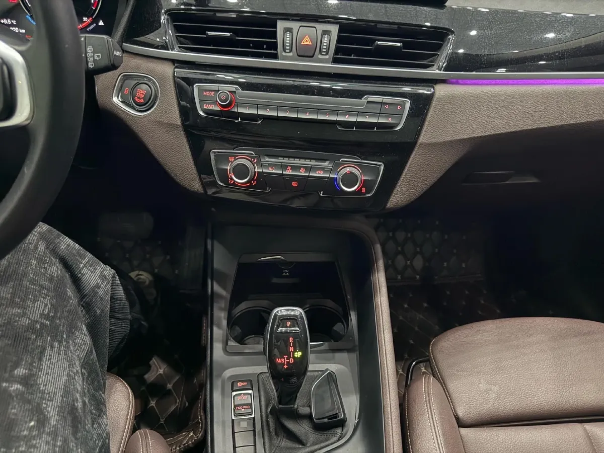 2022 BMW X1 1.5T 140HP L3 7DCT,autocango,china used car exporter,china ev exporter,chinese used car exporter,chinese used ev exporter