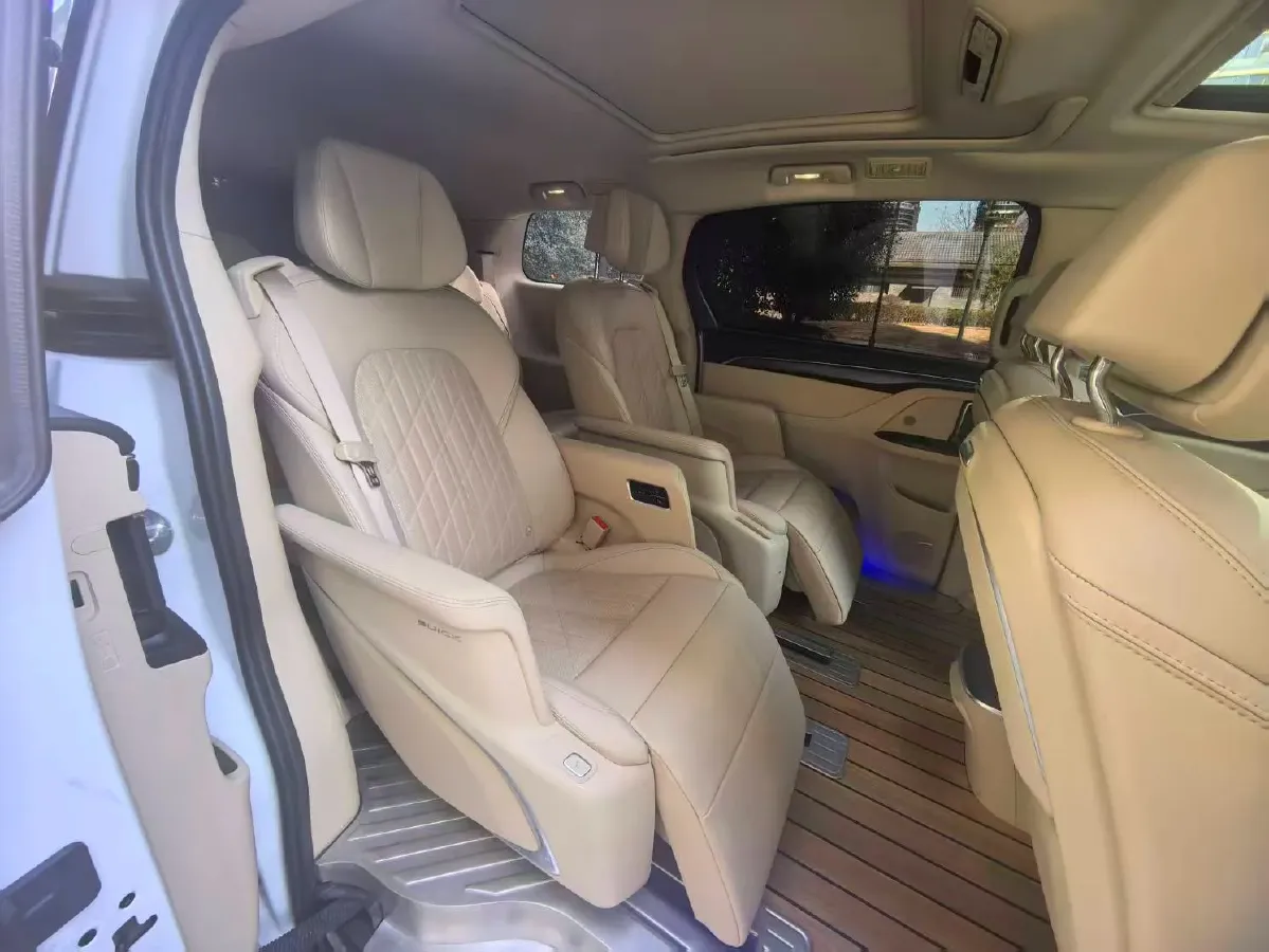 2022 Buick GL8 2.0T 237HP L4 9AT,autocango,china used car exporter,china ev exporter,chinese used car exporter,chinese used ev exporter