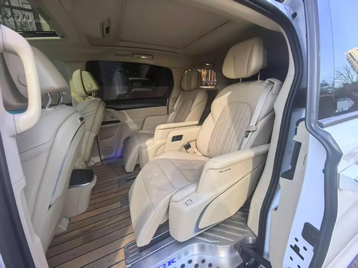 2022 Buick GL8 2.0T 237HP L4 9AT,autocango,china used car exporter,china ev exporter,chinese used car exporter,chinese used ev exporter