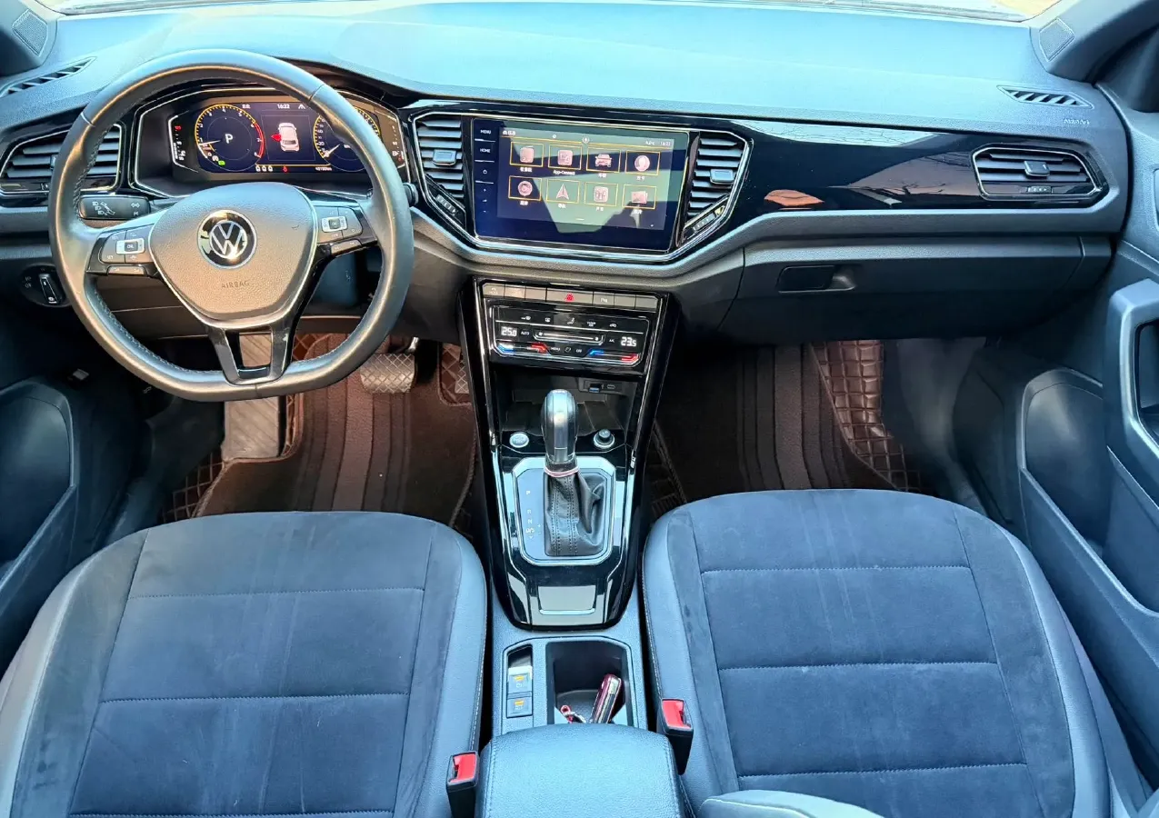 2021 Volkswagen T-Roc 1.4T 150HP L4 7DCT,autocango,china used car exporter,china ev exporter,chinese used car exporter,chinese used ev exporter