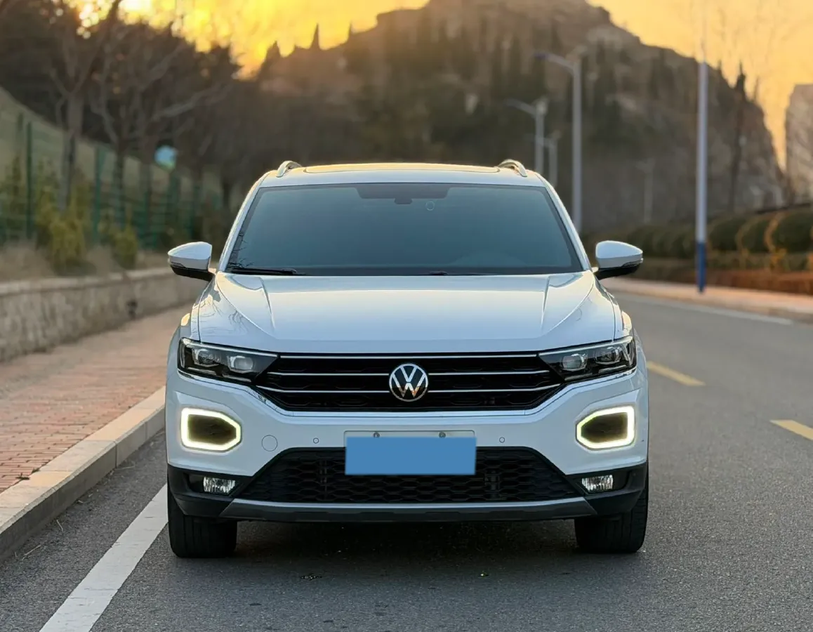 2021 Volkswagen T-Roc 1.4T 150HP L4 7DCT,autocango,china used car exporter,china ev exporter,chinese used car exporter,chinese used ev exporter