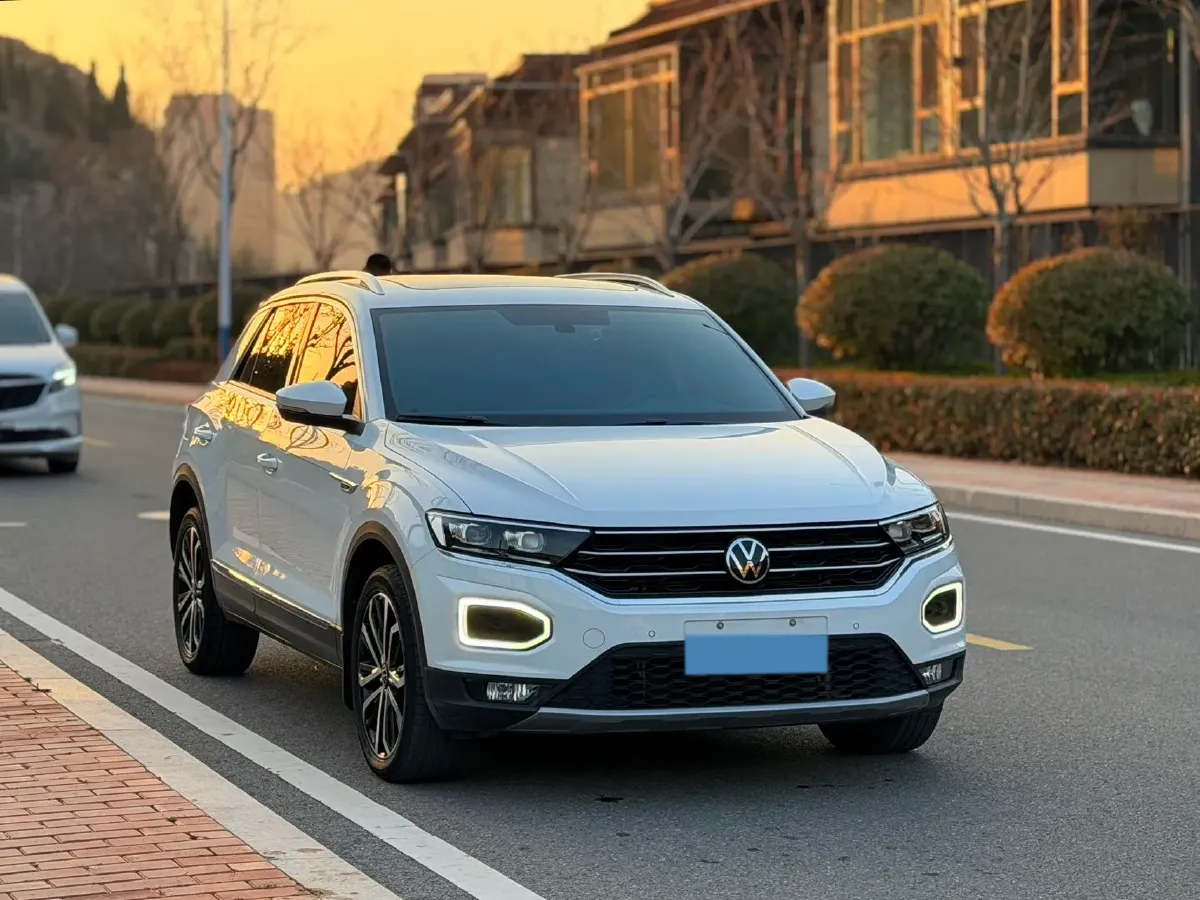 2021 Volkswagen T-Roc 1.4T 150HP L4 7DCT,autocango,china used car exporter,china ev exporter,chinese used car exporter,chinese used ev exporter