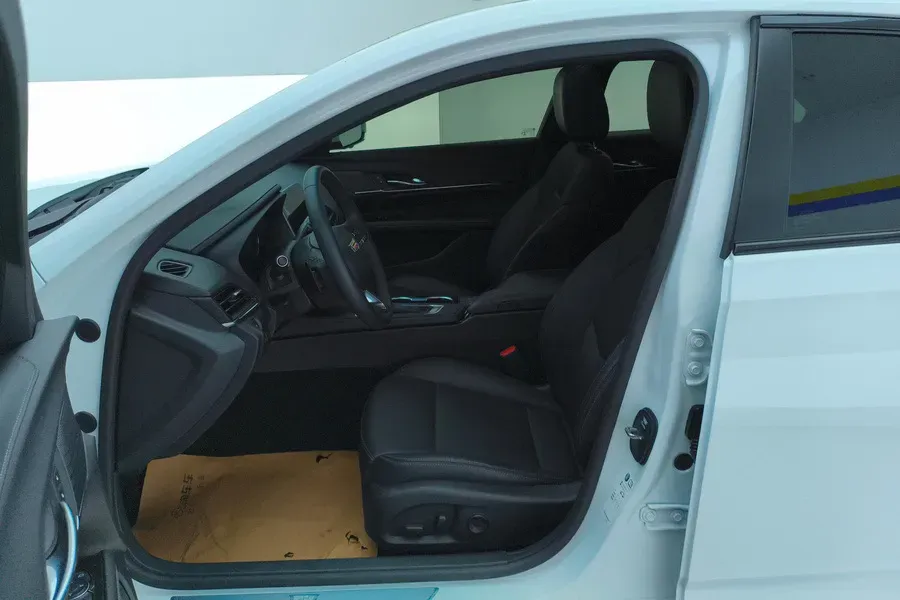 2021 Cadillac CT4 2.0T 237HP L4 8AT,autocango,china used car exporter,china ev exporter,chinese used car exporter,chinese used ev exporter