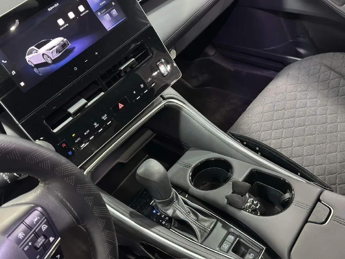 2024 Toyota Avalon 2.0L 173HP L4 CVT,autocango,china used car exporter,china ev exporter,chinese used car exporter,chinese used ev exporter