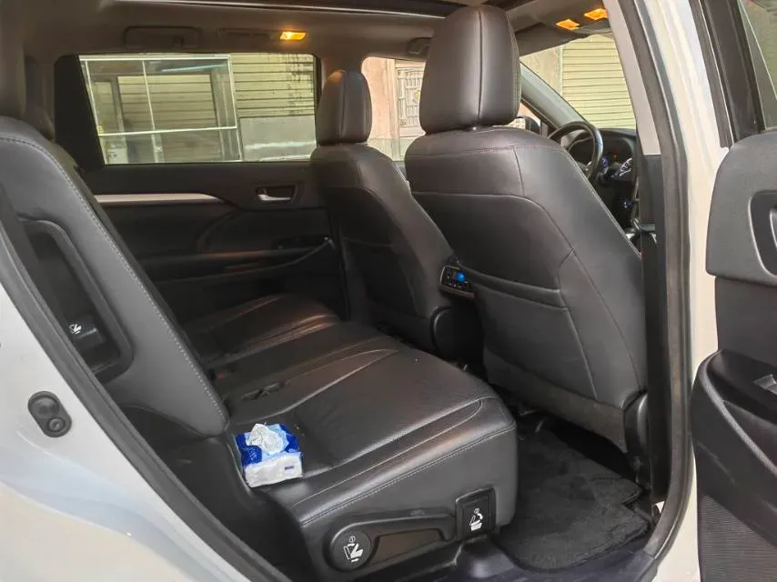 2017 Toyota Highlander 2.0T 220HP L4 6AT,autocango,china used car exporter,china ev exporter,chinese used car exporter,chinese used ev exporter