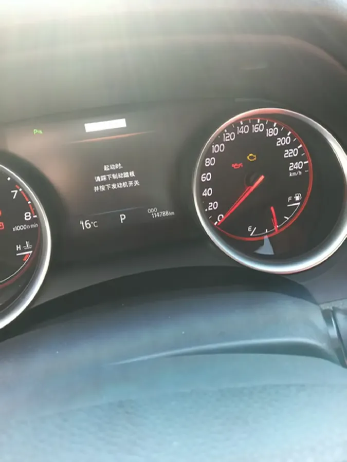 2018 Toyota Camry 2.5L 209HP L4 8AT,autocango,china used car exporter,china ev exporter,chinese used car exporter,chinese used ev exporter