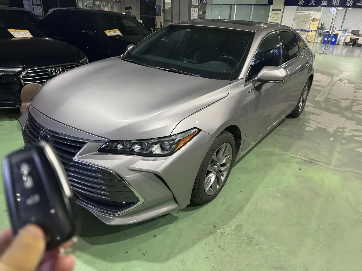 2019 Toyota Avalon 2.5L 178HP L4 E-CVT Hybrid