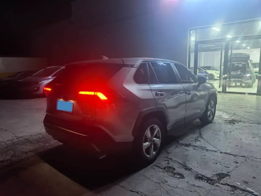 2020 Toyota RAV4 2.0L 171HP L4 CVT,autocango,china used car exporter,china ev exporter,chinese used car exporter,chinese used ev exporter