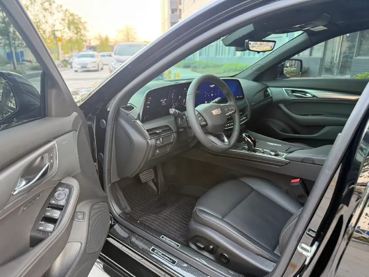 2024 Cadillac CT5 2.0T 237HP L4 10AT,autocango,china used car exporter,china ev exporter,chinese used car exporter,chinese used ev exporter