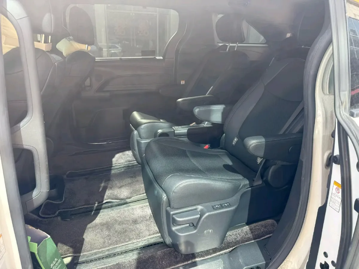 2021 Toyota Sienna 2.5L 192HP L4 E-CVT Hybrid,autocango,china used car exporter,china ev exporter,chinese used car exporter,chinese used ev exporter