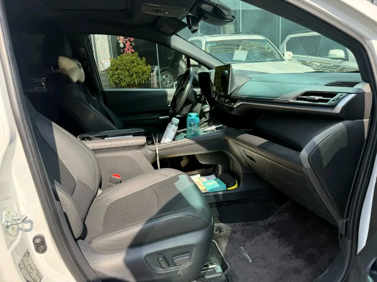 2021 Toyota Sienna 2.5L 192HP L4 E-CVT Hybrid,autocango,china used car exporter,china ev exporter,chinese used car exporter,chinese used ev exporter