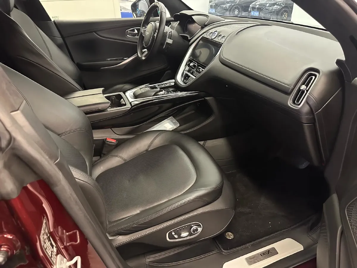 2021 Aston Martin DBX 4.0T 550HP V8 9AT,autocango,china used car exporter,china ev exporter,chinese used car exporter,chinese used ev exporter