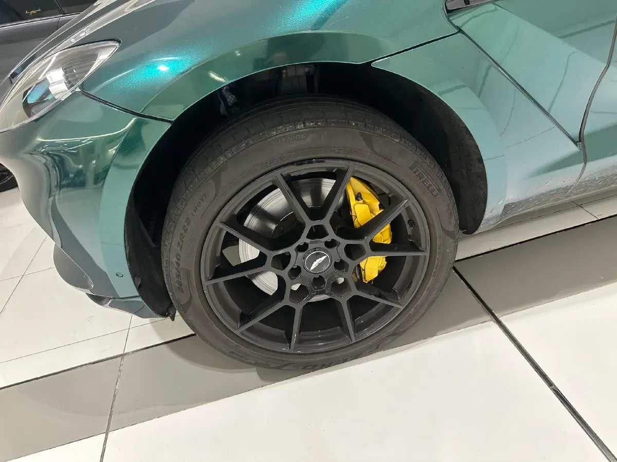 2021 Aston Martin DBX 4.0T 550HP V8 9AT,autocango,china used car exporter,china ev exporter,chinese used car exporter,chinese used ev exporter